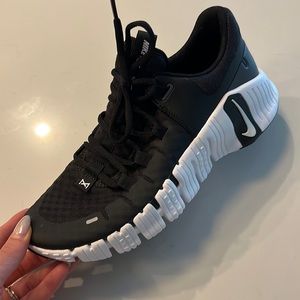 Wmns - brand new Nike Metcon 5 - worn once